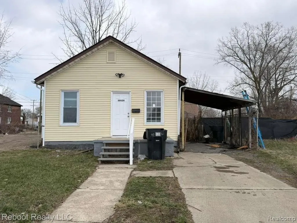 10028 Petoskey Avenue Detroit City MI 48204