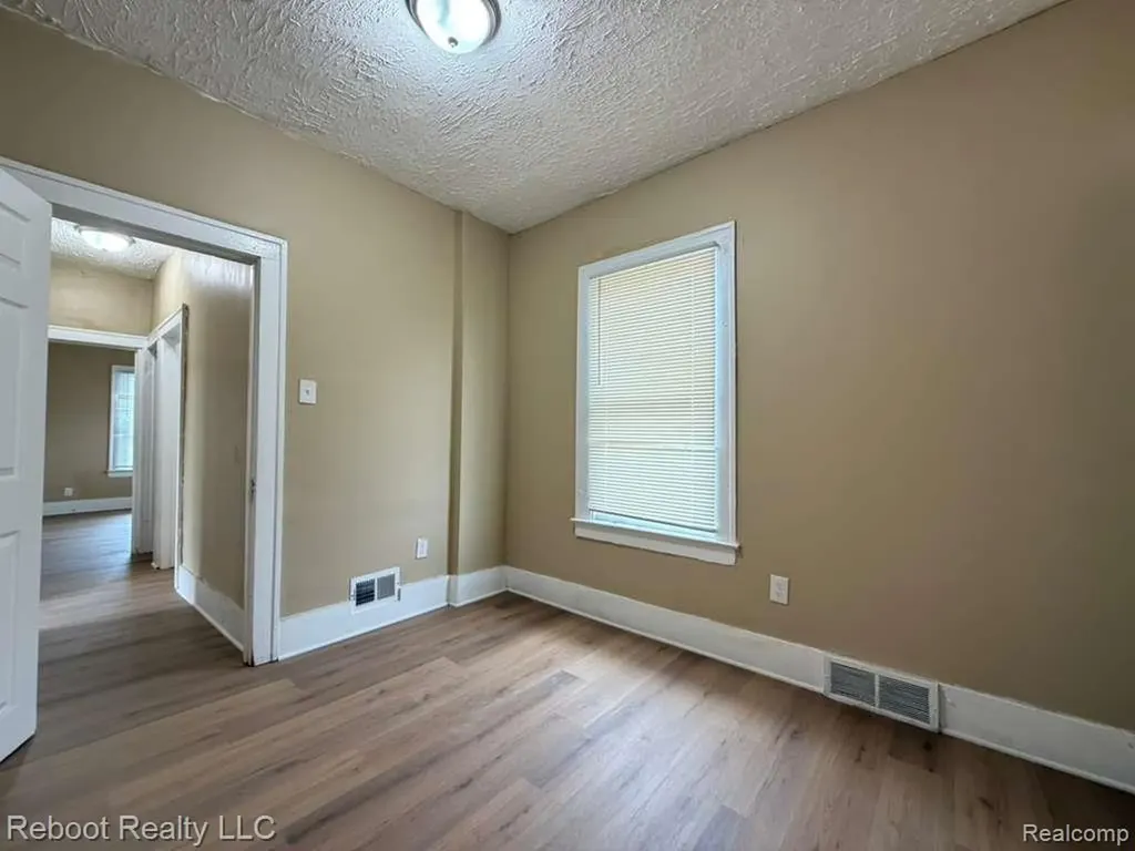 10028 Petoskey Avenue Detroit City MI 48204