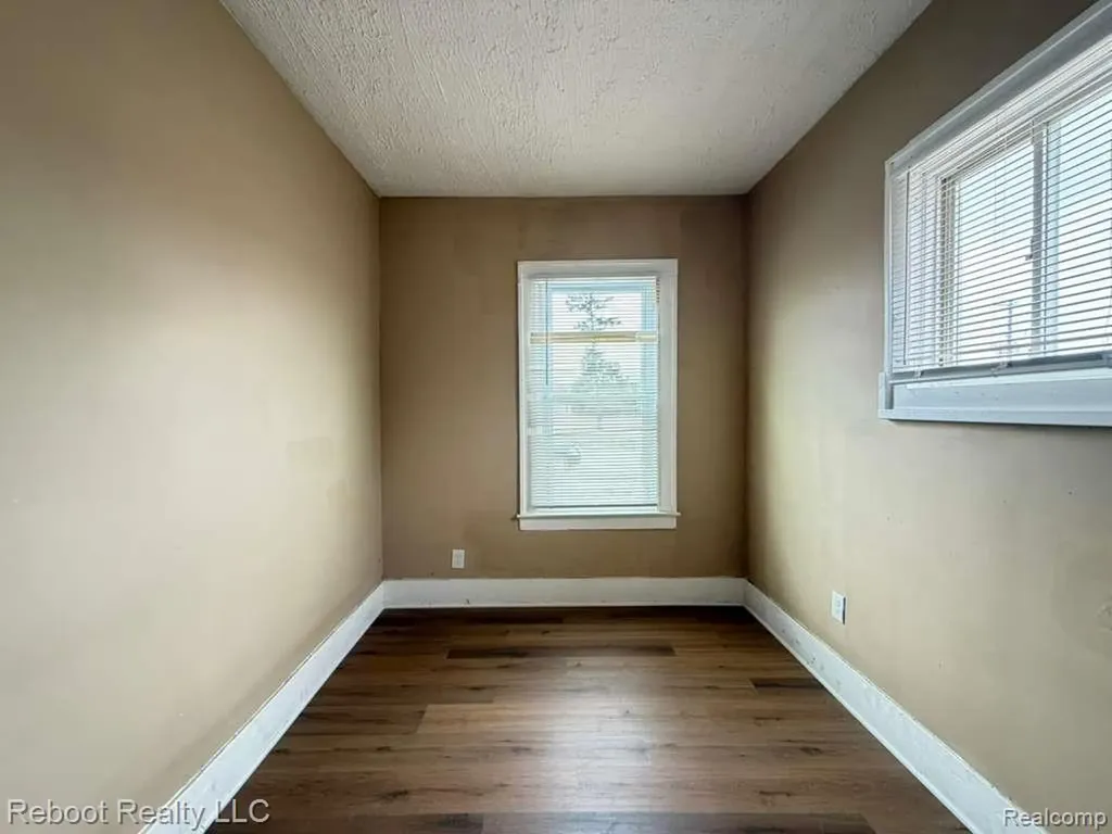 10028 Petoskey Avenue Detroit City MI 48204