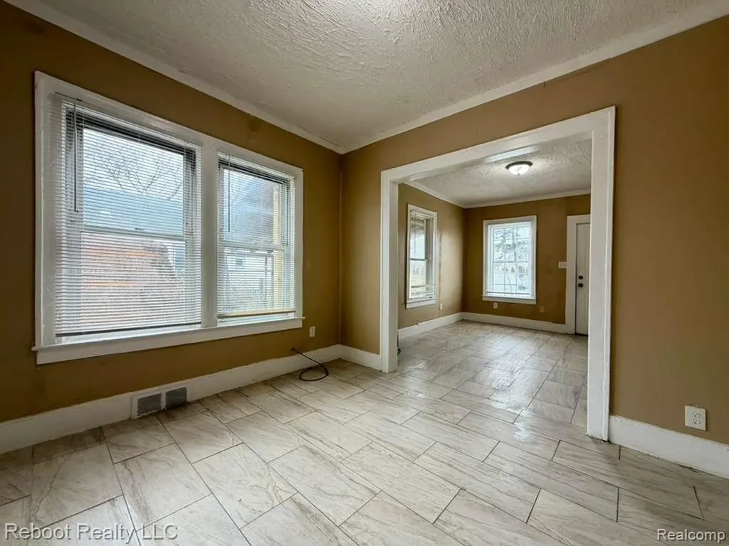 10028 Petoskey Avenue Detroit City MI 48204
