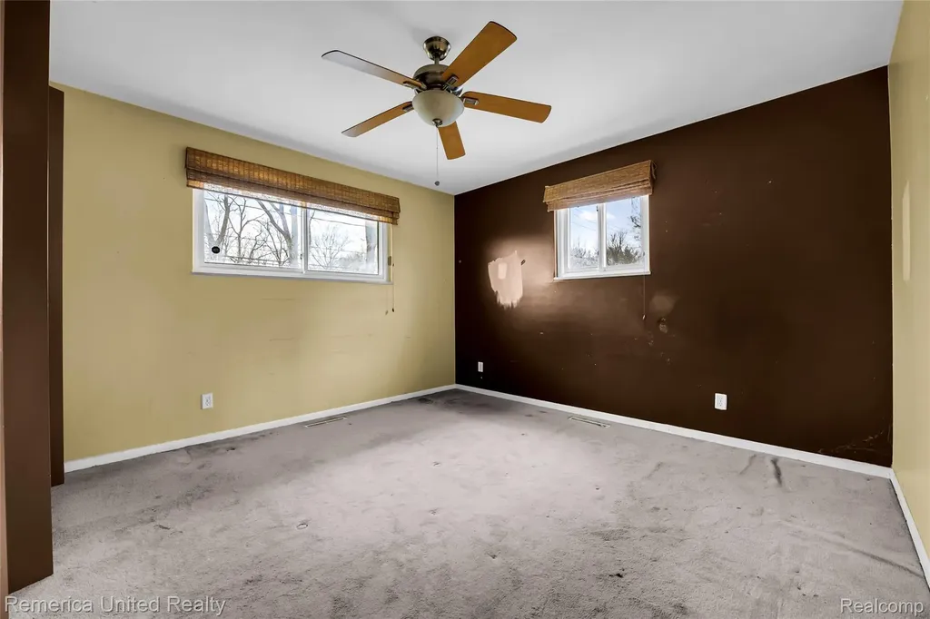 3450 Pershing Street Wayne City MI 48184