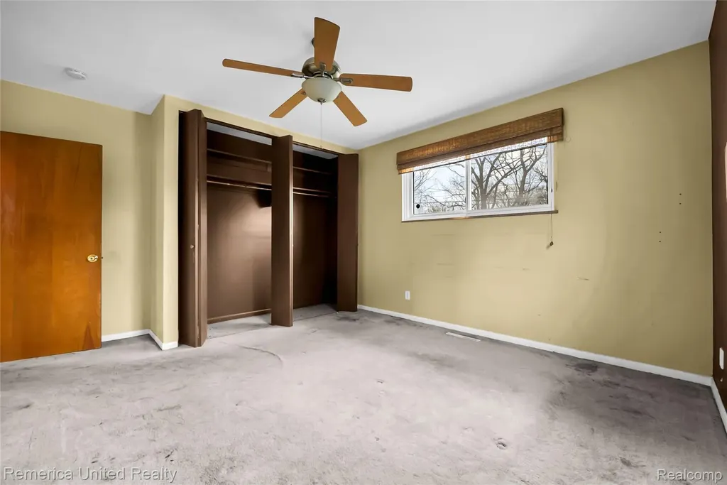 3450 Pershing Street Wayne City MI 48184