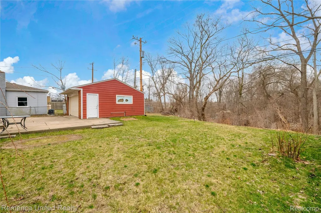 3450 Pershing Street Wayne City MI 48184