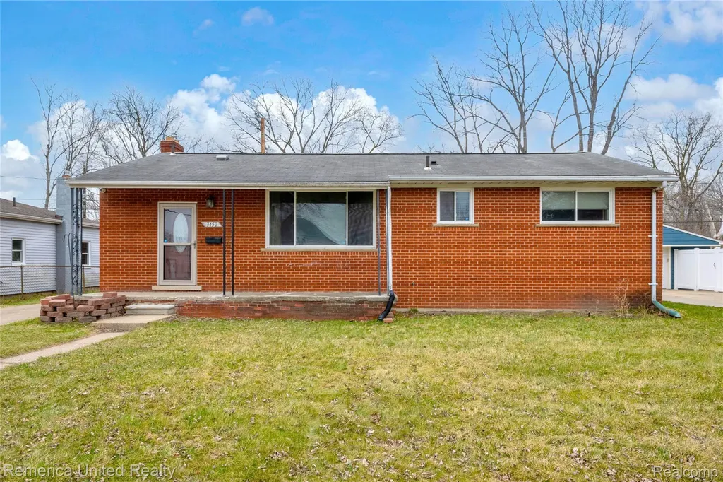 3450 Pershing Street Wayne City MI 48184