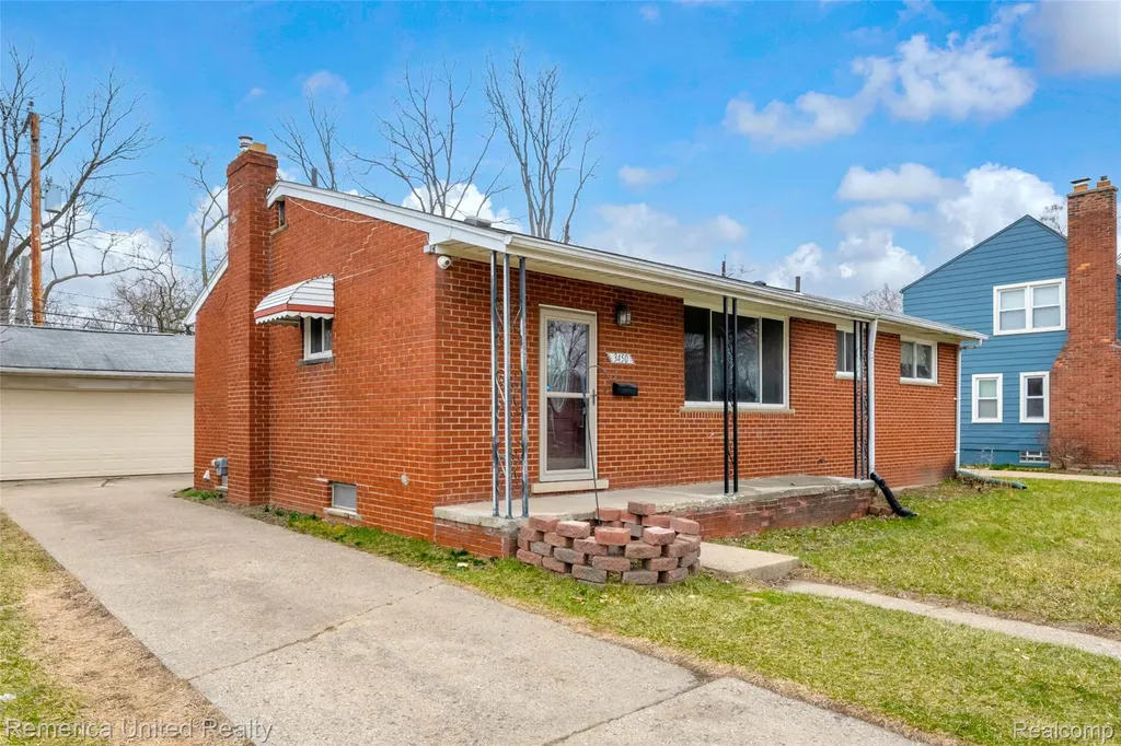 3450 Pershing Street Wayne City MI 48184
