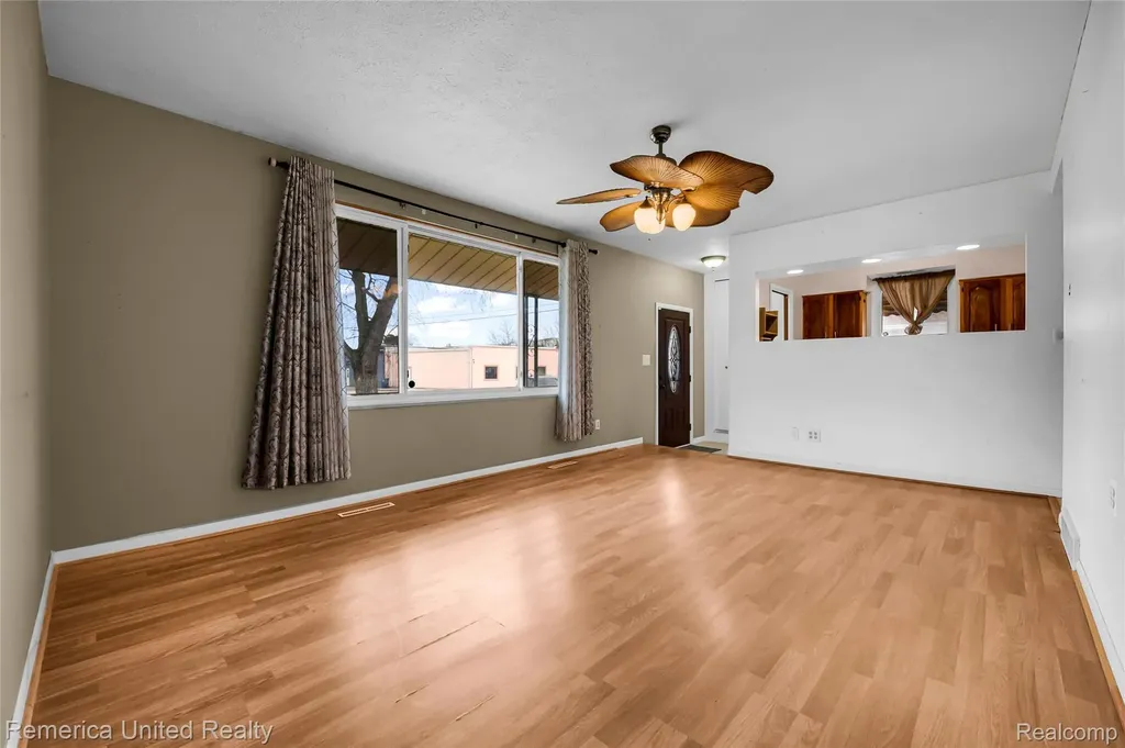 3450 Pershing Street Wayne City MI 48184