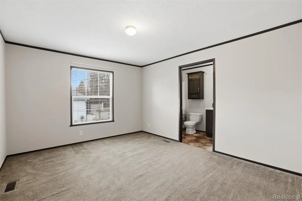 807 Swan Street Rochester Hills City MI 48309