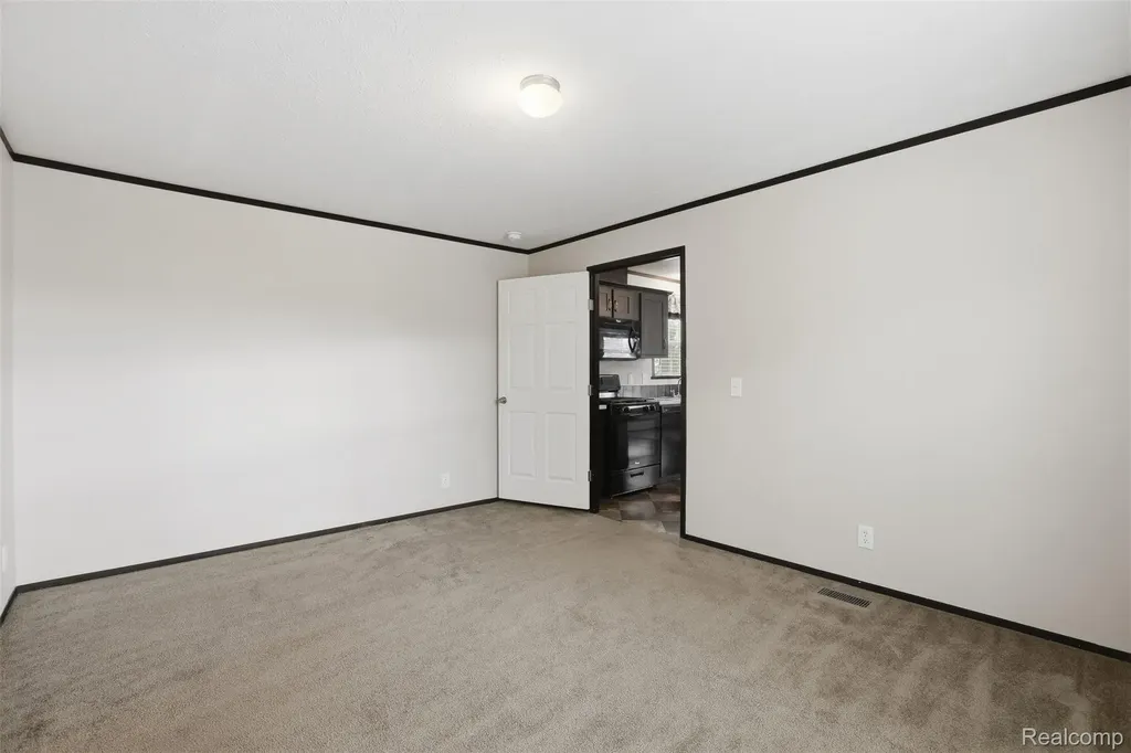 807 Swan Street Rochester Hills City MI 48309