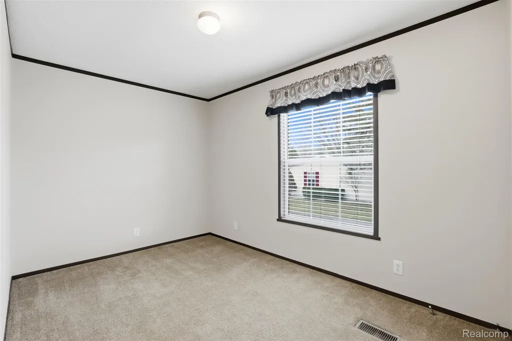 807 Swan Street Rochester Hills City MI 48309