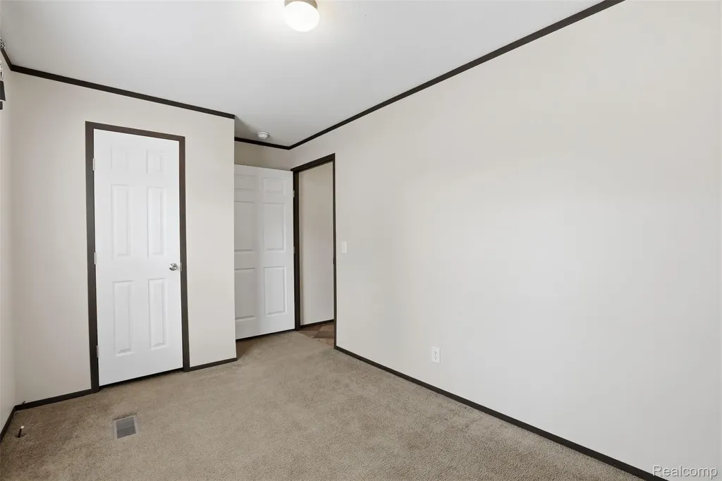 807 Swan Street Rochester Hills City MI 48309
