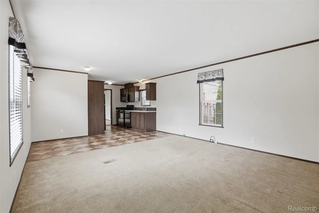 807 Swan Street Rochester Hills City MI 48309
