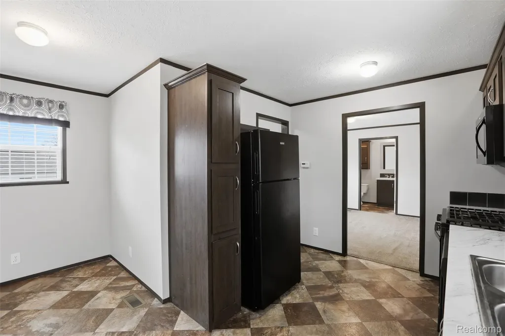 807 Swan Street Rochester Hills City MI 48309