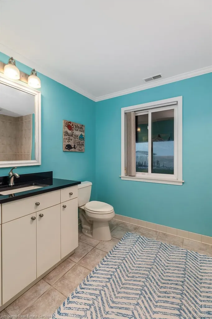 32830 Jefferson Avenue St. Clair Shores City MI 48082