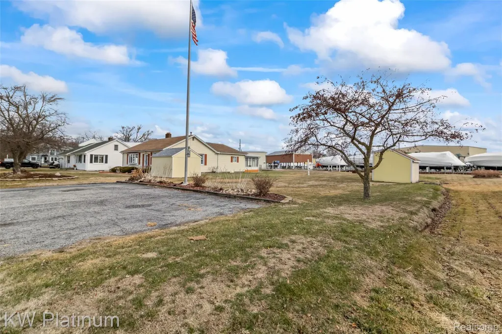 7825 Alexandria Drive Ira Township MI 48023