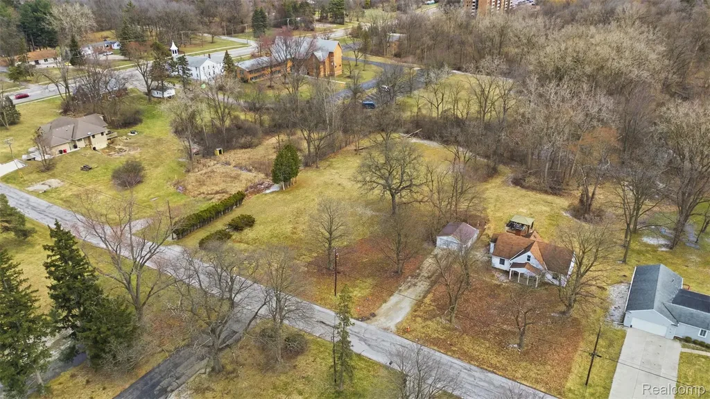 24818 Lois Lane Southfield City MI 48075