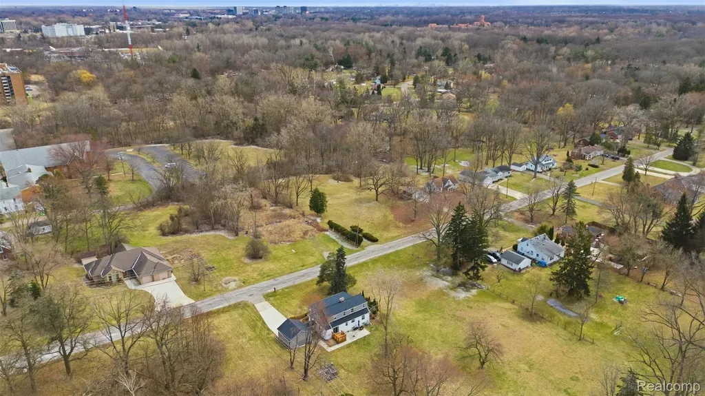 24818 Lois Lane Southfield City MI 48075