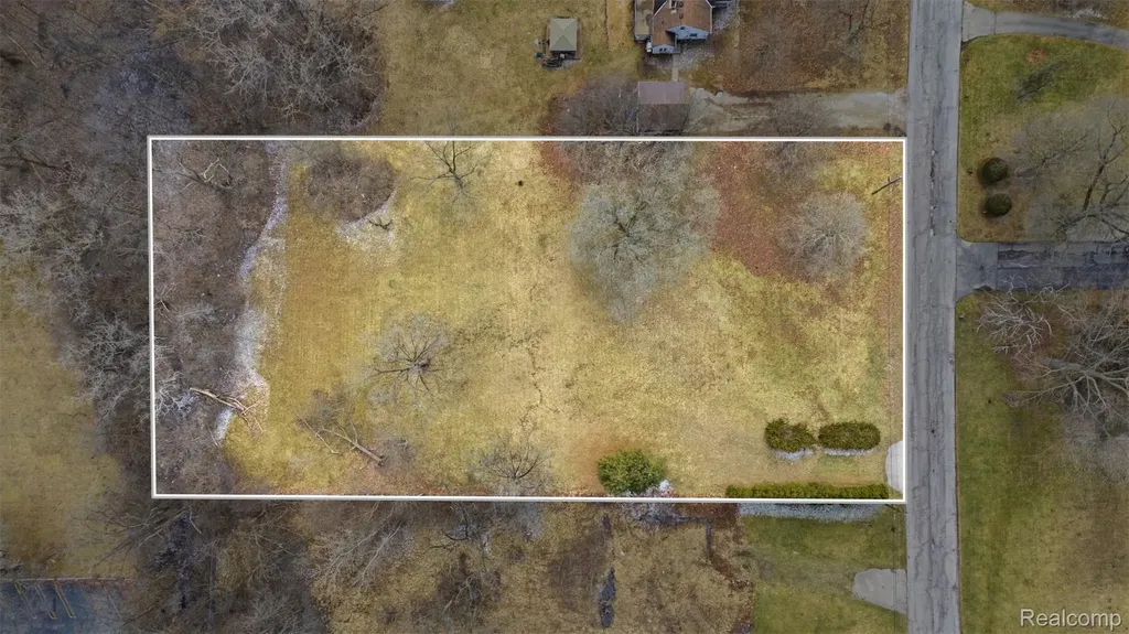 24818 Lois Lane Southfield City MI 48075