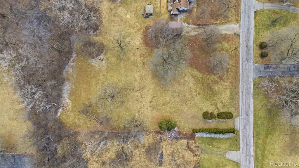 24818 Lois Lane Southfield City MI 48075