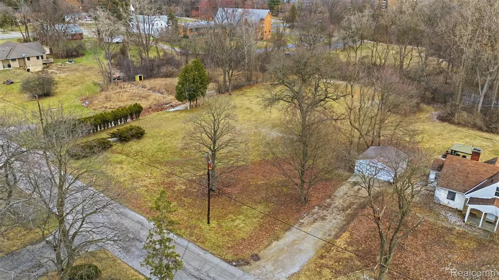 24818 Lois Lane Southfield City MI 48075