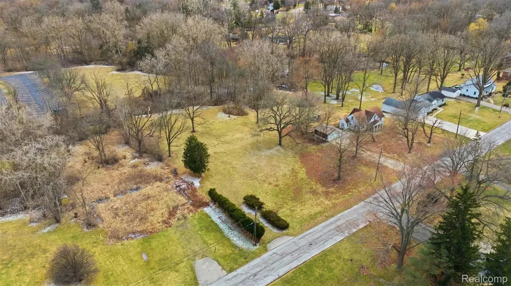 24818 Lois Lane Southfield City MI 48075