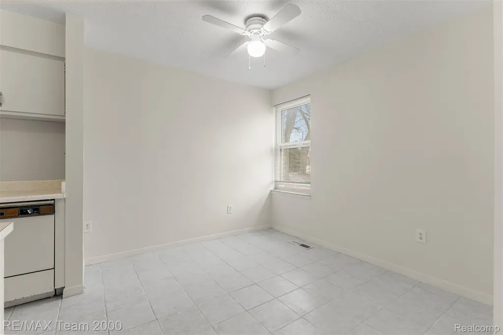 33379 Fargo Street Livonia City MI 48152