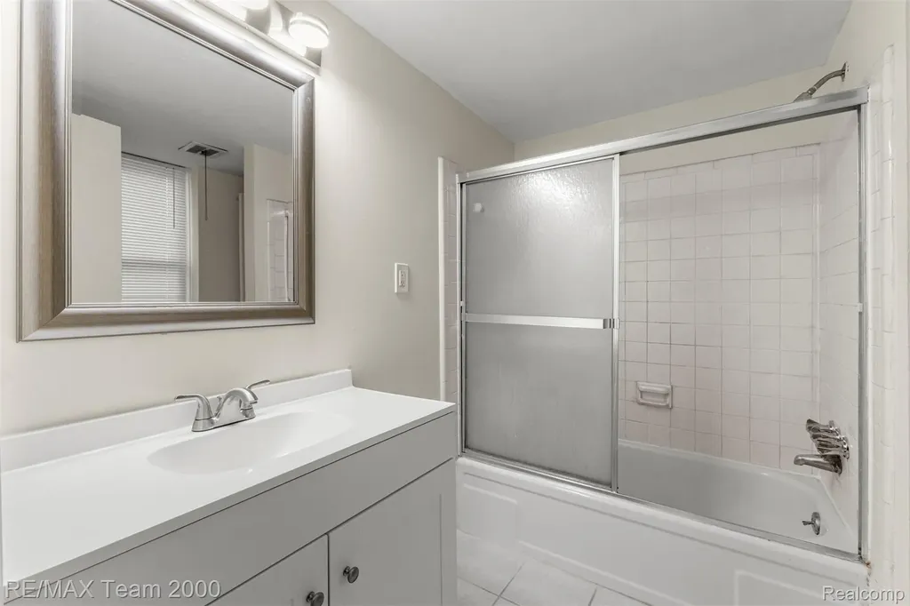33379 Fargo Street Livonia City MI 48152