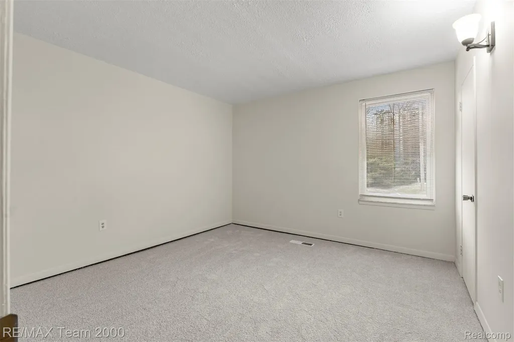 33379 Fargo Street Livonia City MI 48152