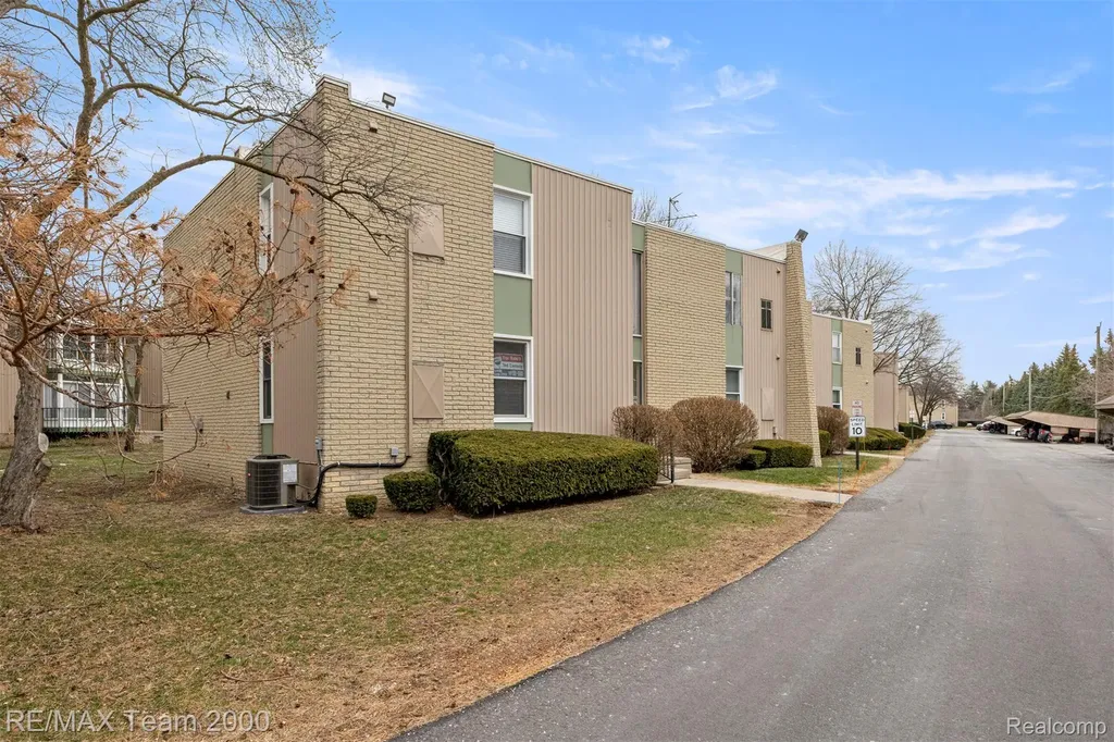 33379 Fargo Street Livonia City MI 48152