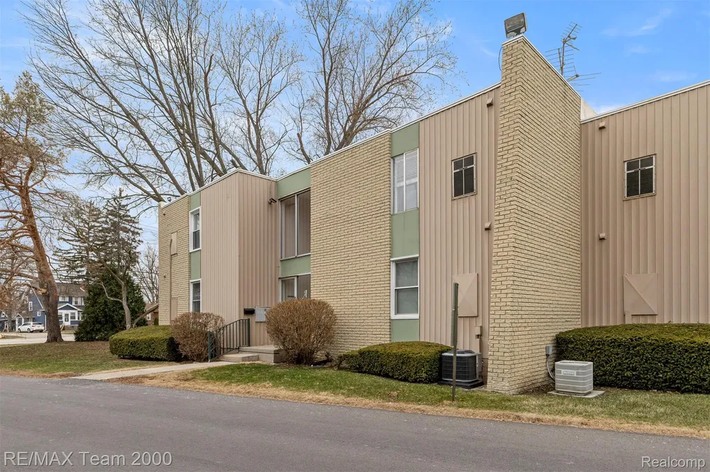 33379 Fargo Street Livonia City MI 48152