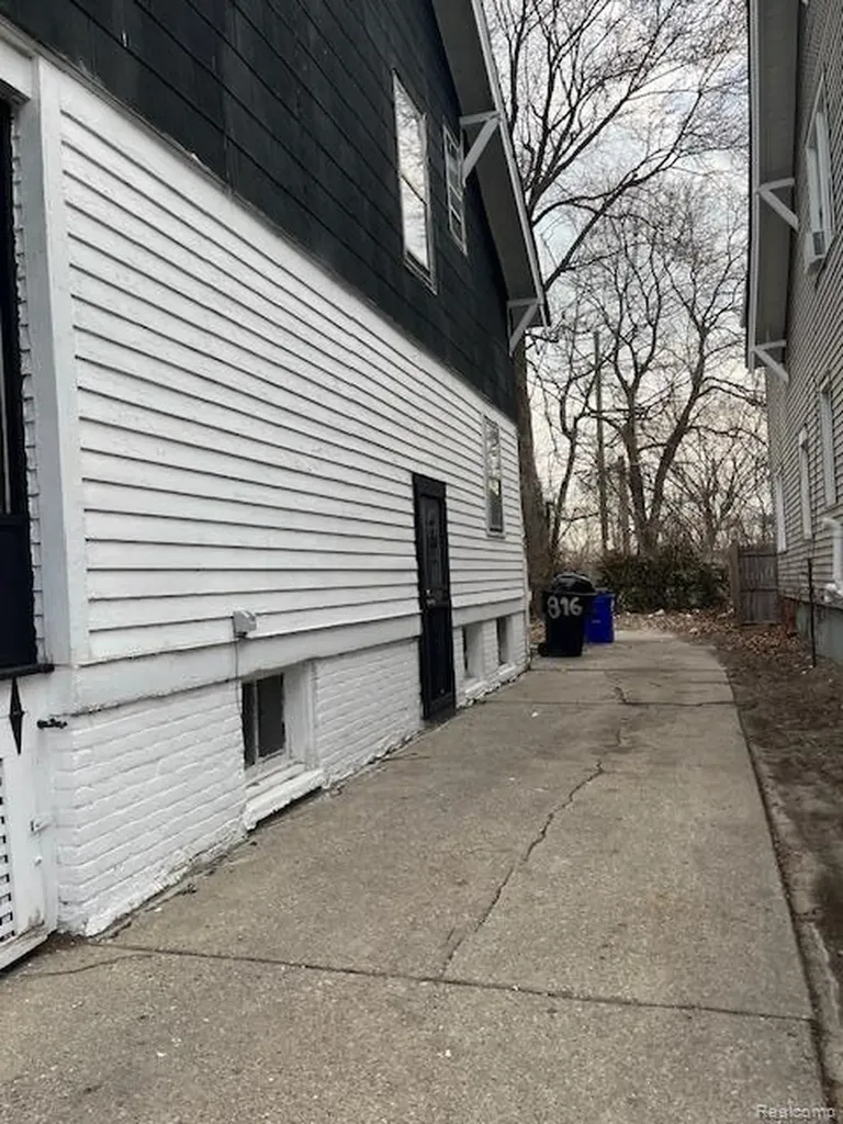 816 Algonquin Street Detroit City MI 48215