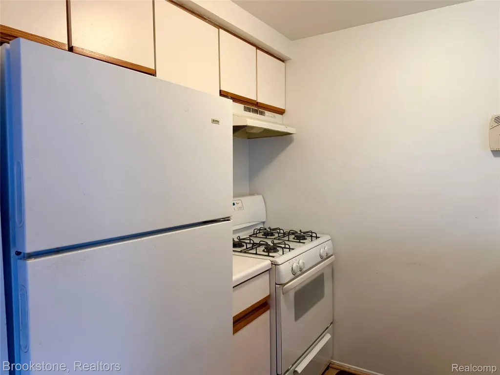 35214 Taffy Drive Sterling Heights City MI 48312