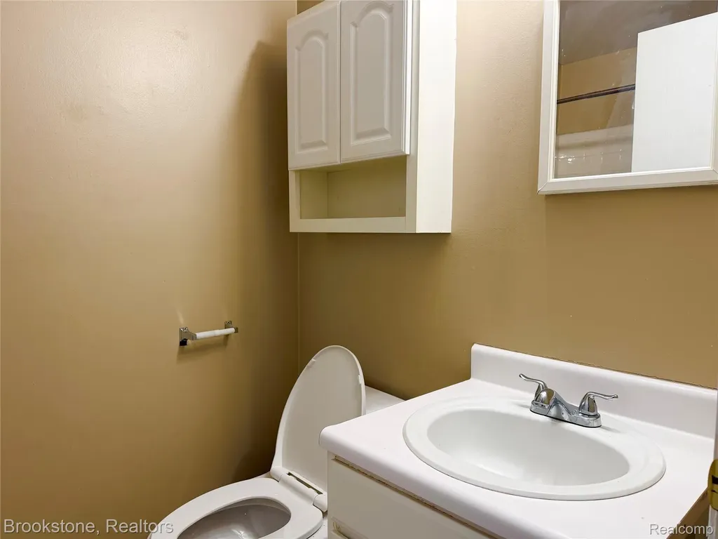 35214 Taffy Drive Sterling Heights City MI 48312