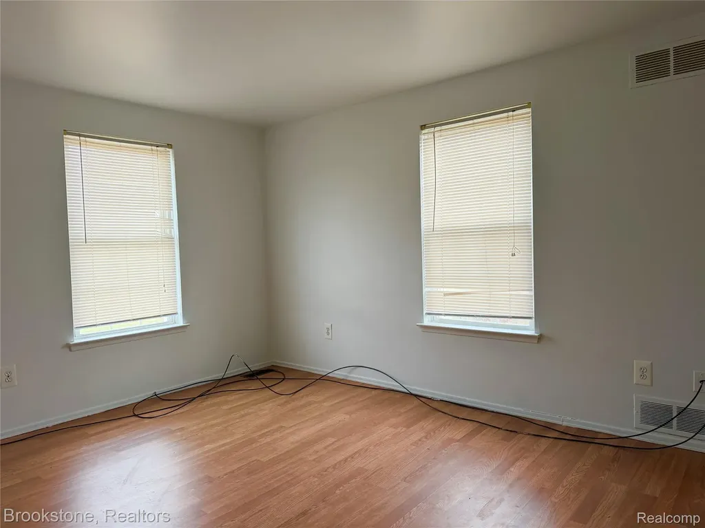 35214 Taffy Drive Sterling Heights City MI 48312