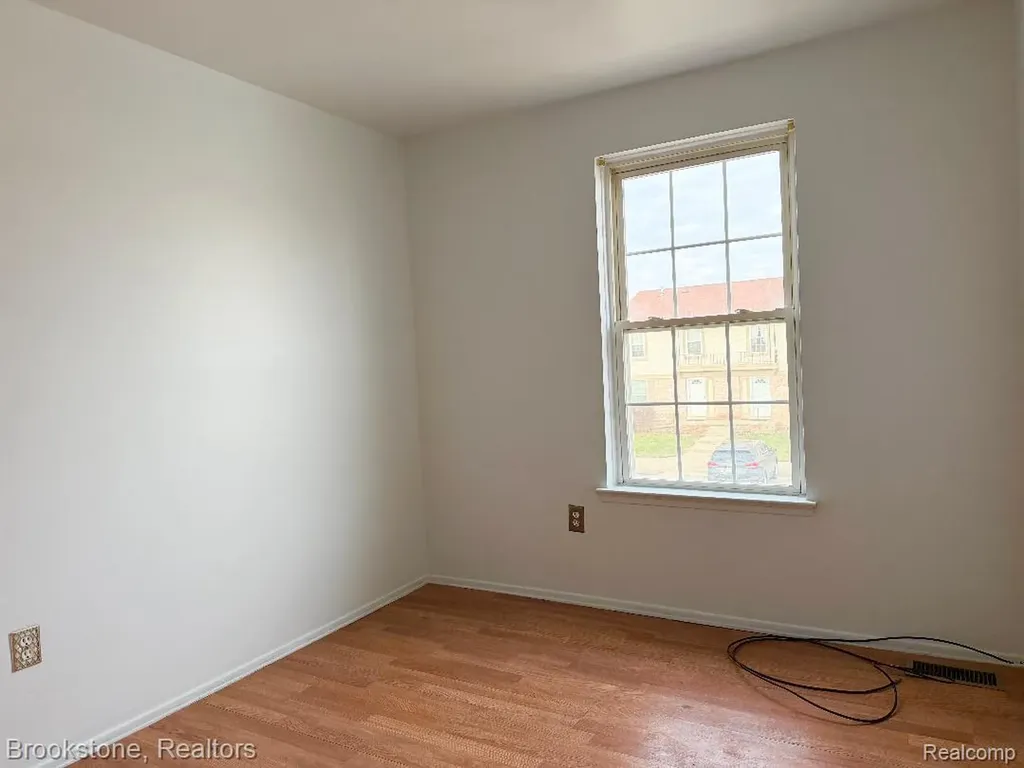 35214 Taffy Drive Sterling Heights City MI 48312