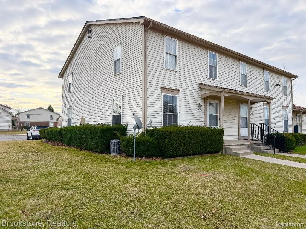 35214 Taffy Drive Sterling Heights City MI 48312