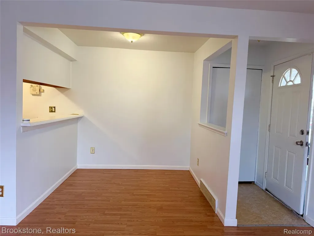 35214 Taffy Drive Sterling Heights City MI 48312