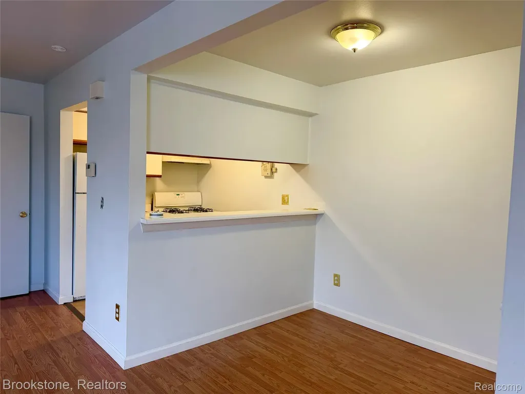35214 Taffy Drive Sterling Heights City MI 48312