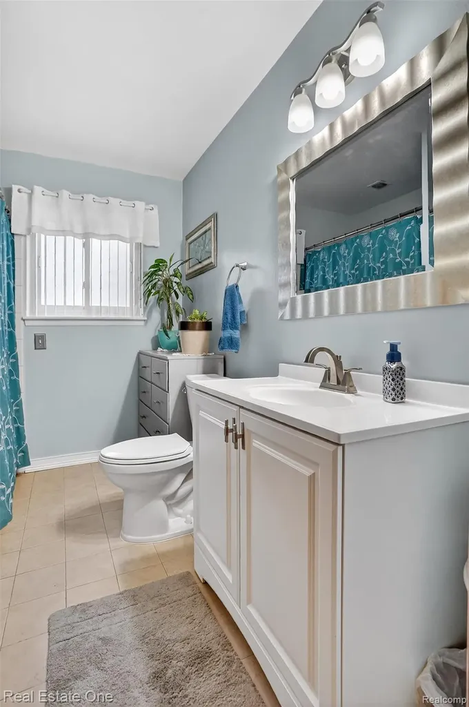 8232 Hillcrest Boulevard Westland City MI 48185