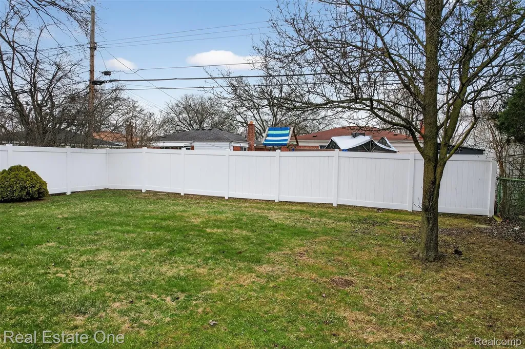 8232 Hillcrest Boulevard Westland City MI 48185