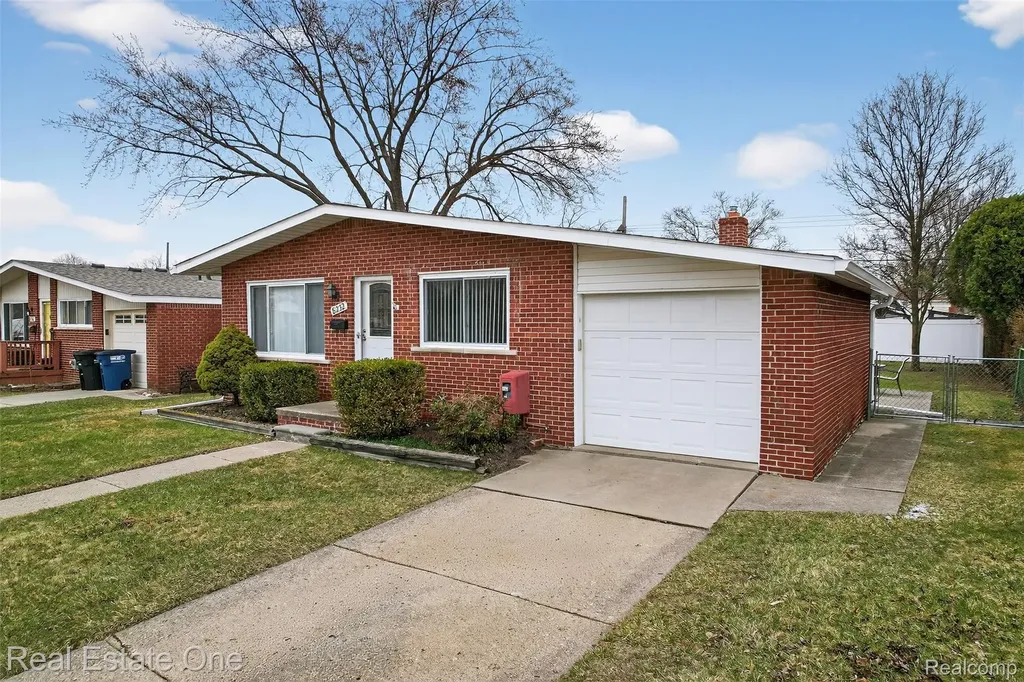 8232 Hillcrest Boulevard Westland City MI 48185