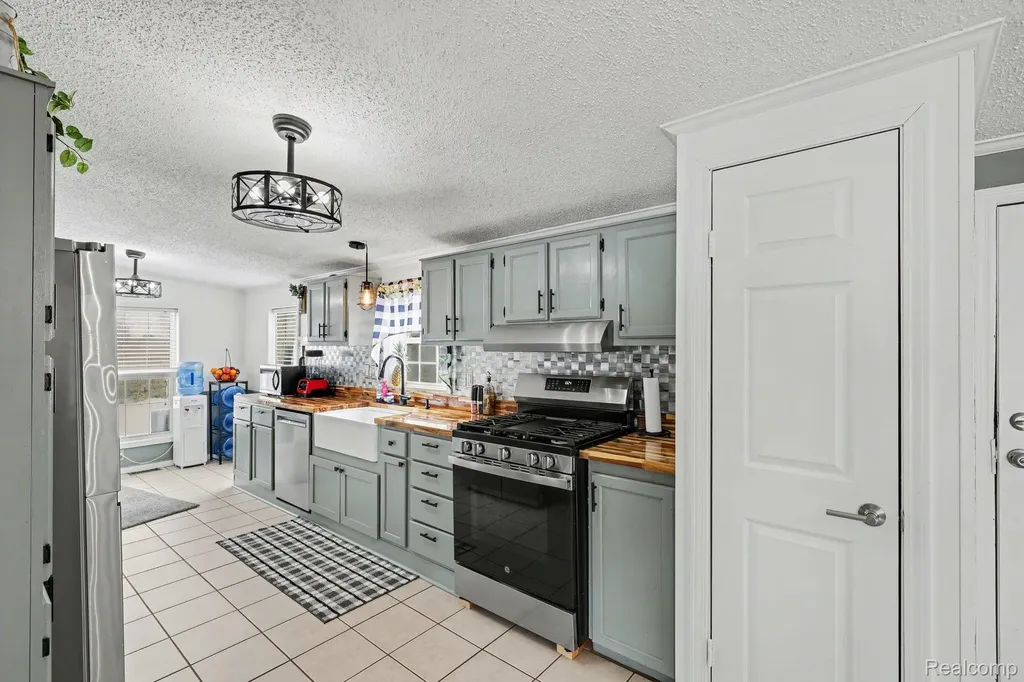 4458 Palms Road Casco Township MI 48064