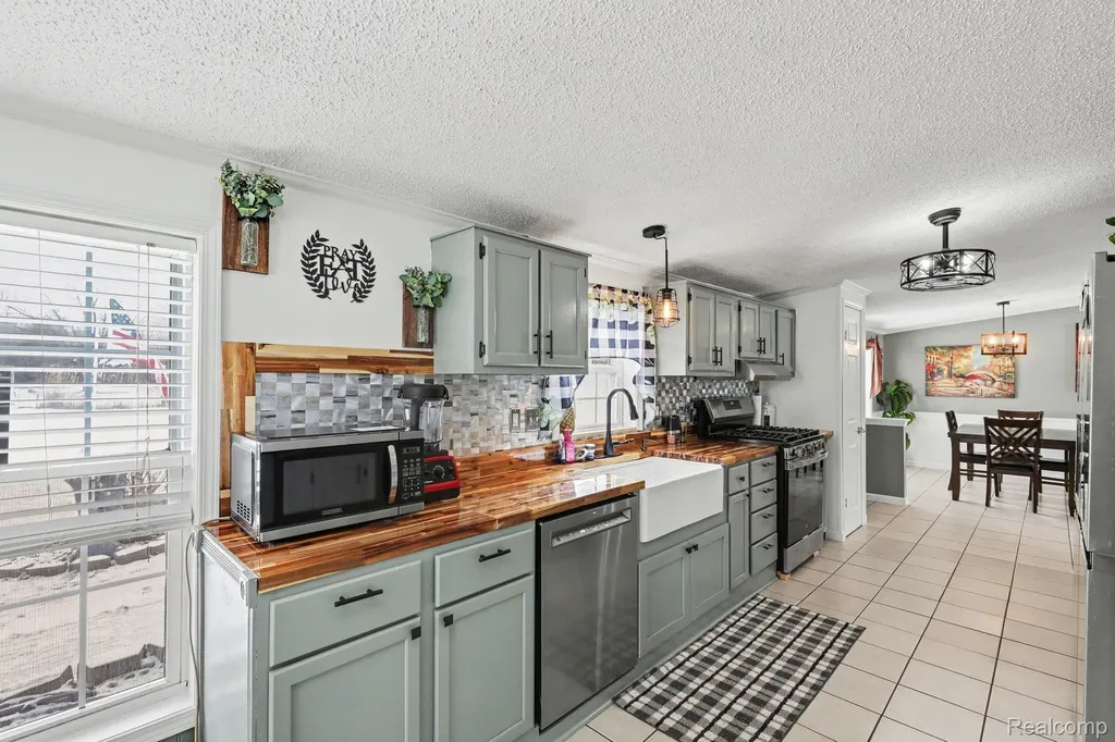 4458 Palms Road Casco Township MI 48064