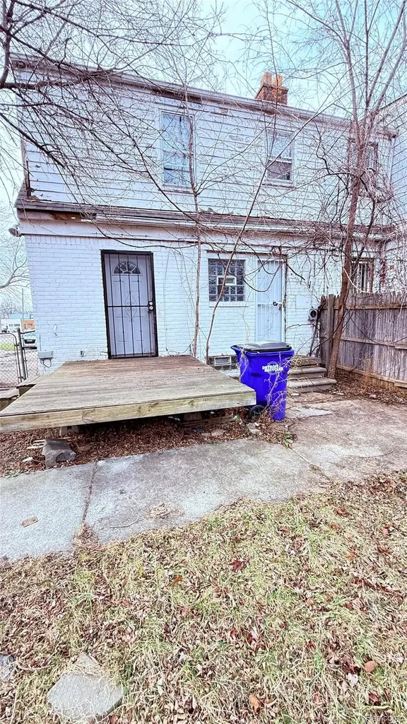 18408 Kelly Road Detroit City MI 48224