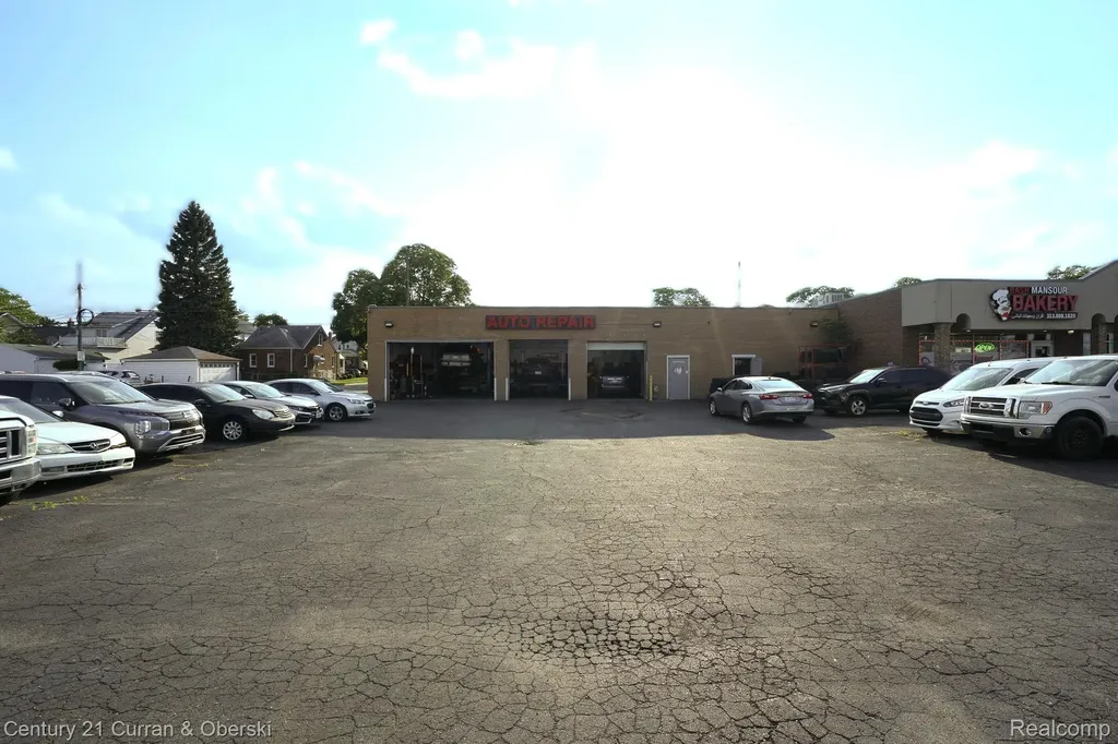 6811 Schaefer Road Dearborn City MI 48126