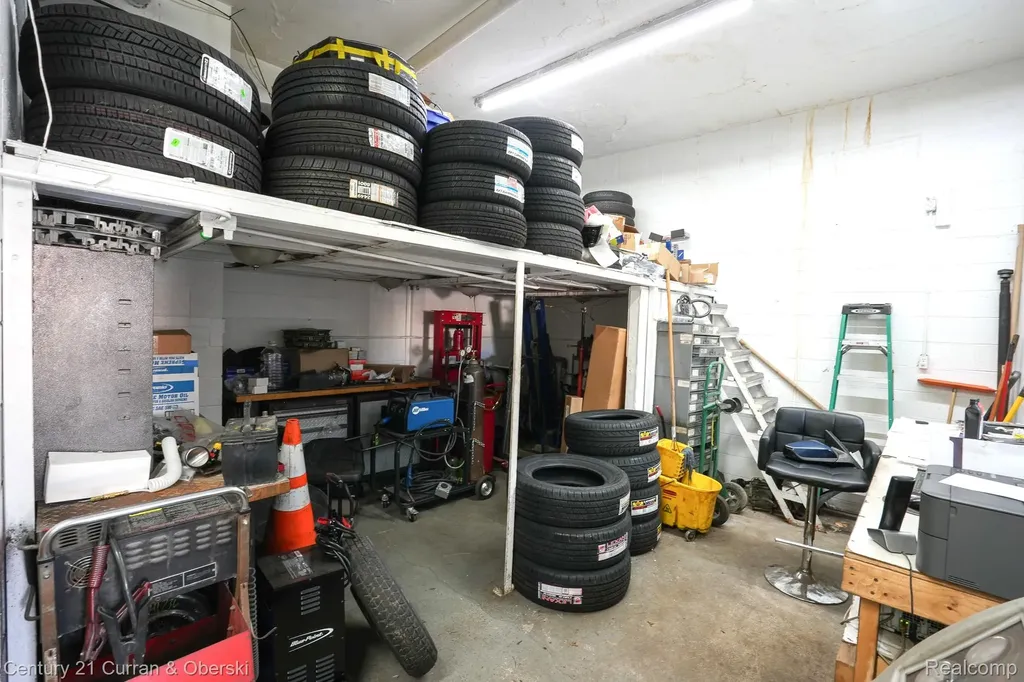 6811 Schaefer Road Dearborn City MI 48126