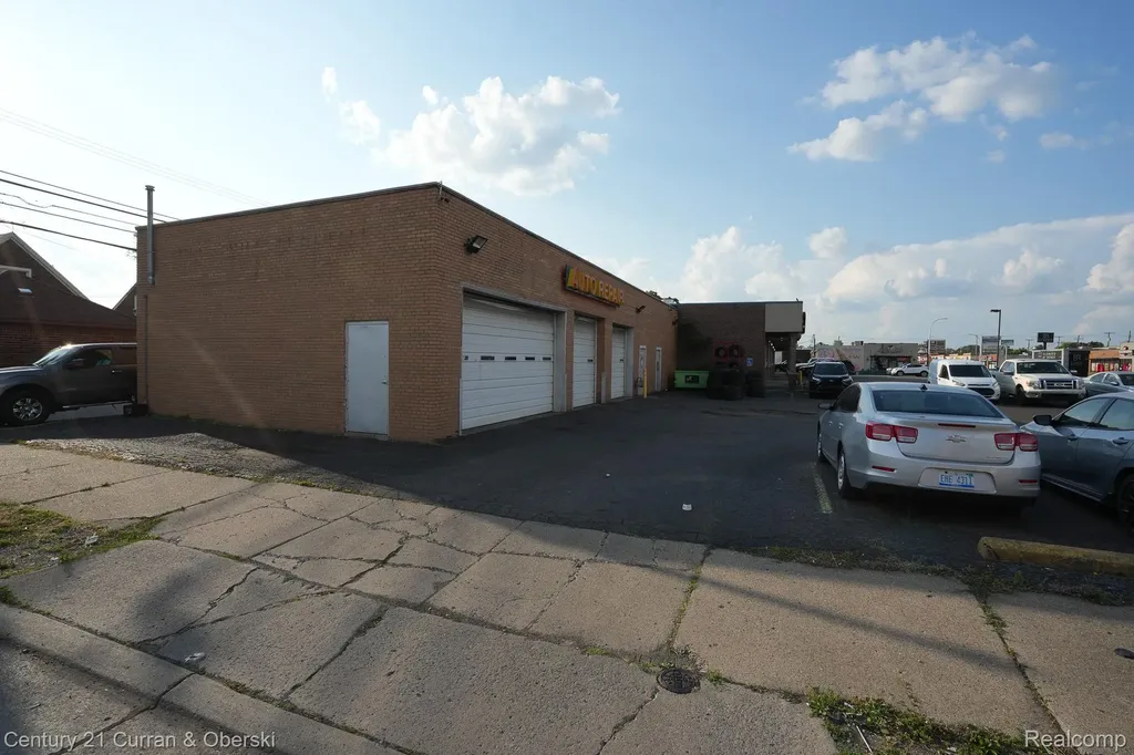 6811 Schaefer Road Dearborn City MI 48126