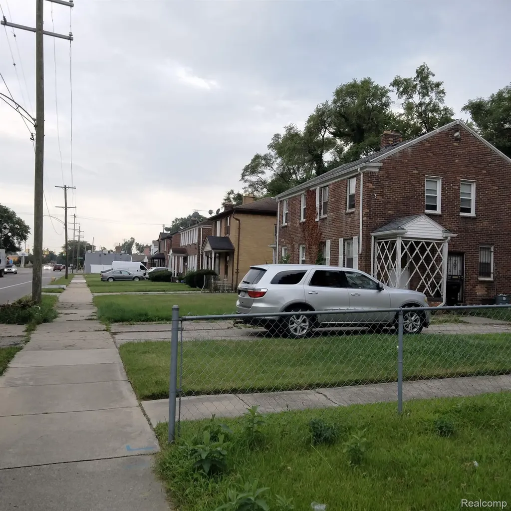 19207 Meyers Road Detroit City MI 48235