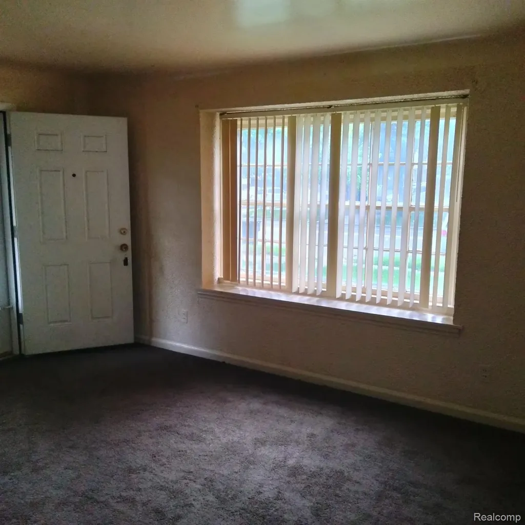 19207 Meyers Road Detroit City MI 48235