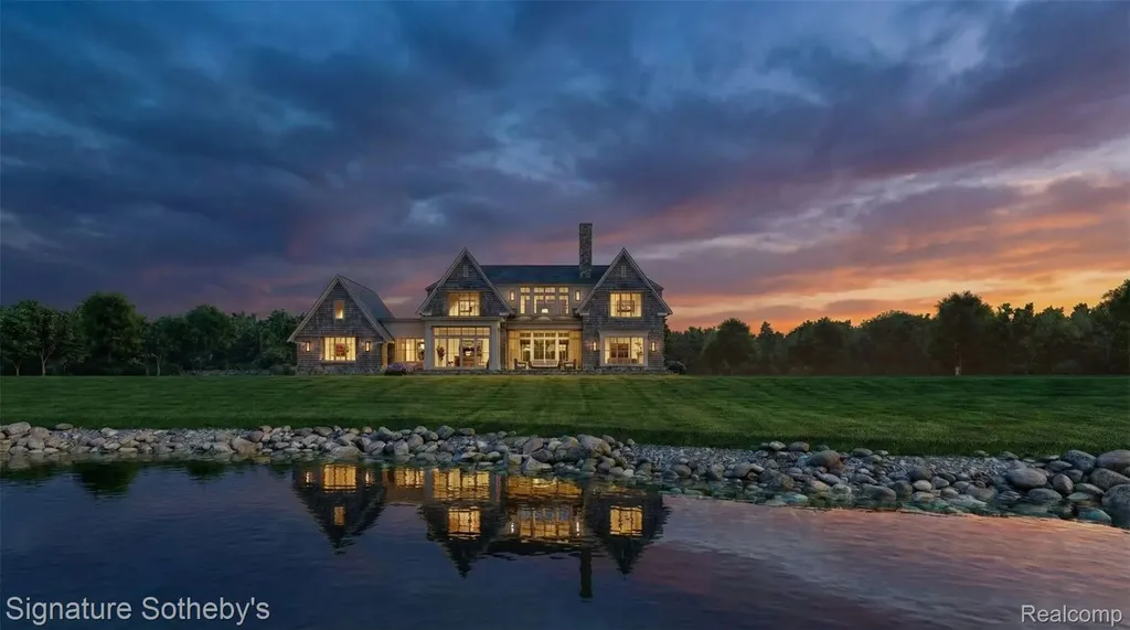 2475 N Lake Angelus Road W Lake Angelus City MI 48326