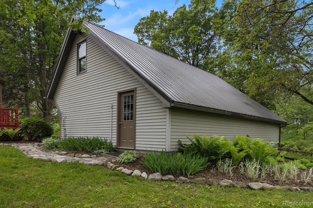 3801 Hollow Corners Road Dryden Township MI 48428